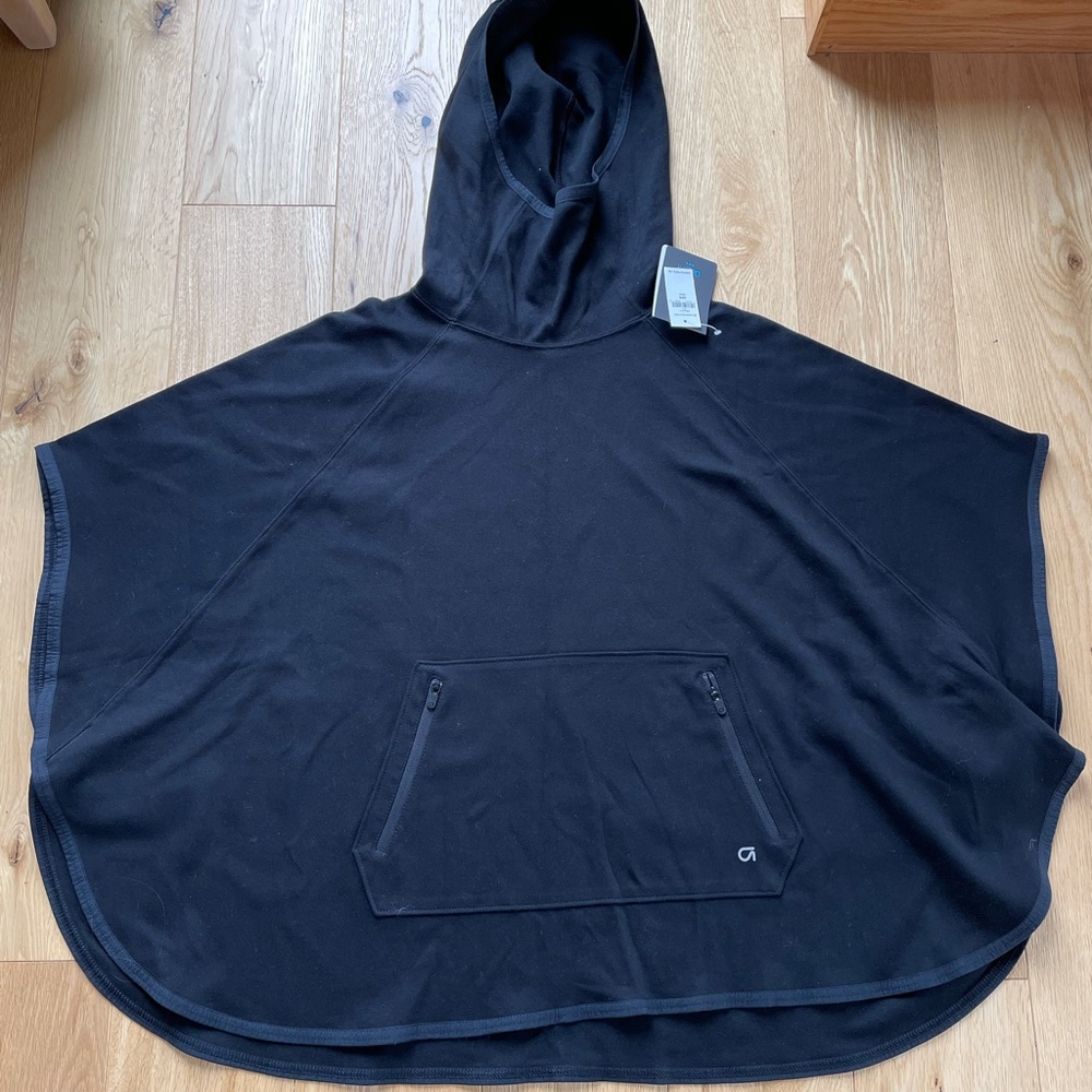 GAP Fit pop over poncho NWTO
